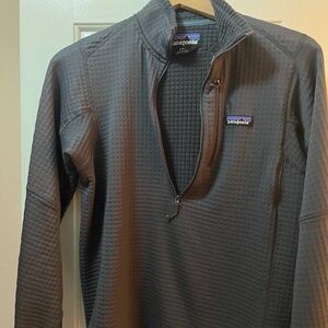 Patagonia Mens Sz Small R1 pullover 1/2 zip